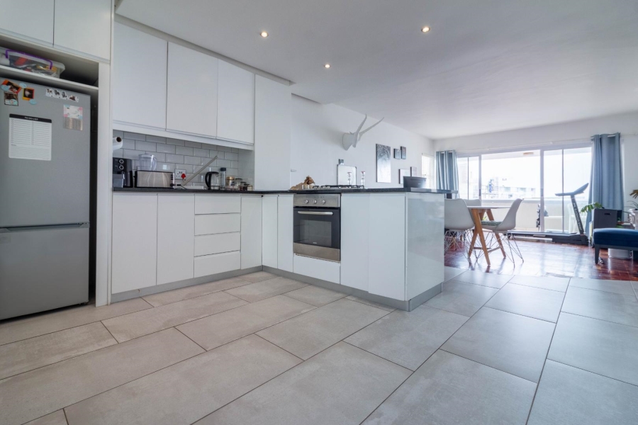 2 Bedroom Property for Sale in Sea Point Western Cape